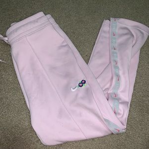 Nike pants size small